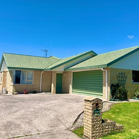 Radiata Homestay Hamilton Buitenkant foto